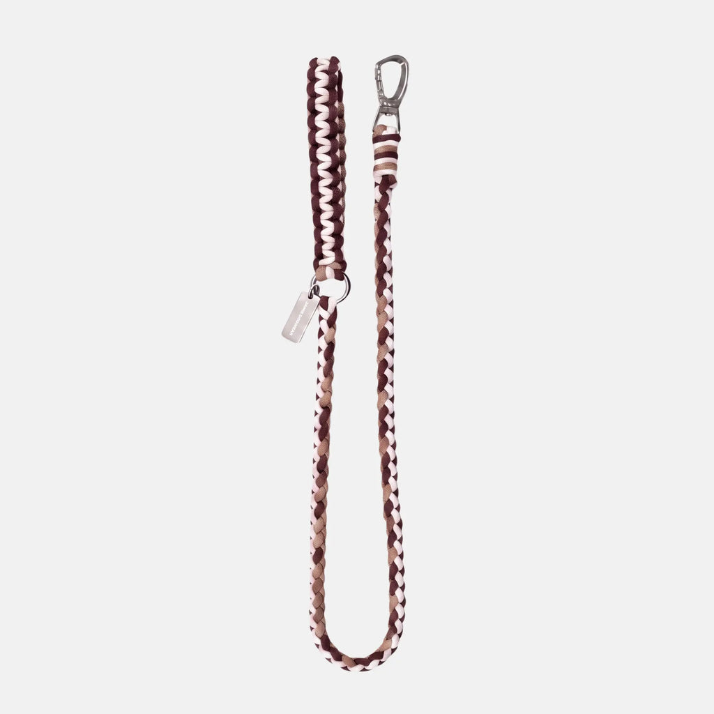 Handmade Strata braided dog lead in Sandstone, featuring brown, beige and white paracord by Jamie Dogwear.